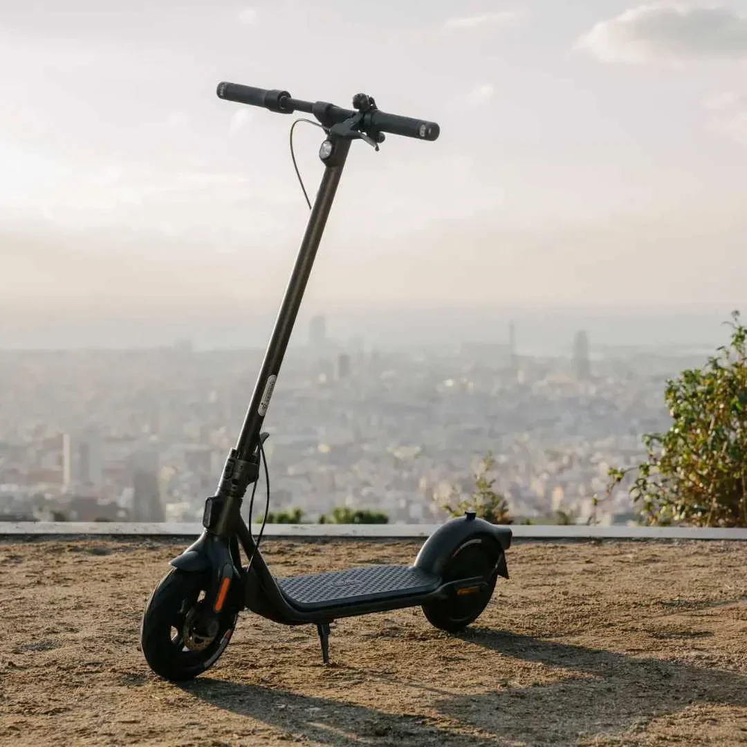 Segway - Ninebot F2 Electric Scooter w/25 mi Max Operating Range & 18 mph Max Speed - Black - AA.05.12.01.0004 - Excellent - Image 8