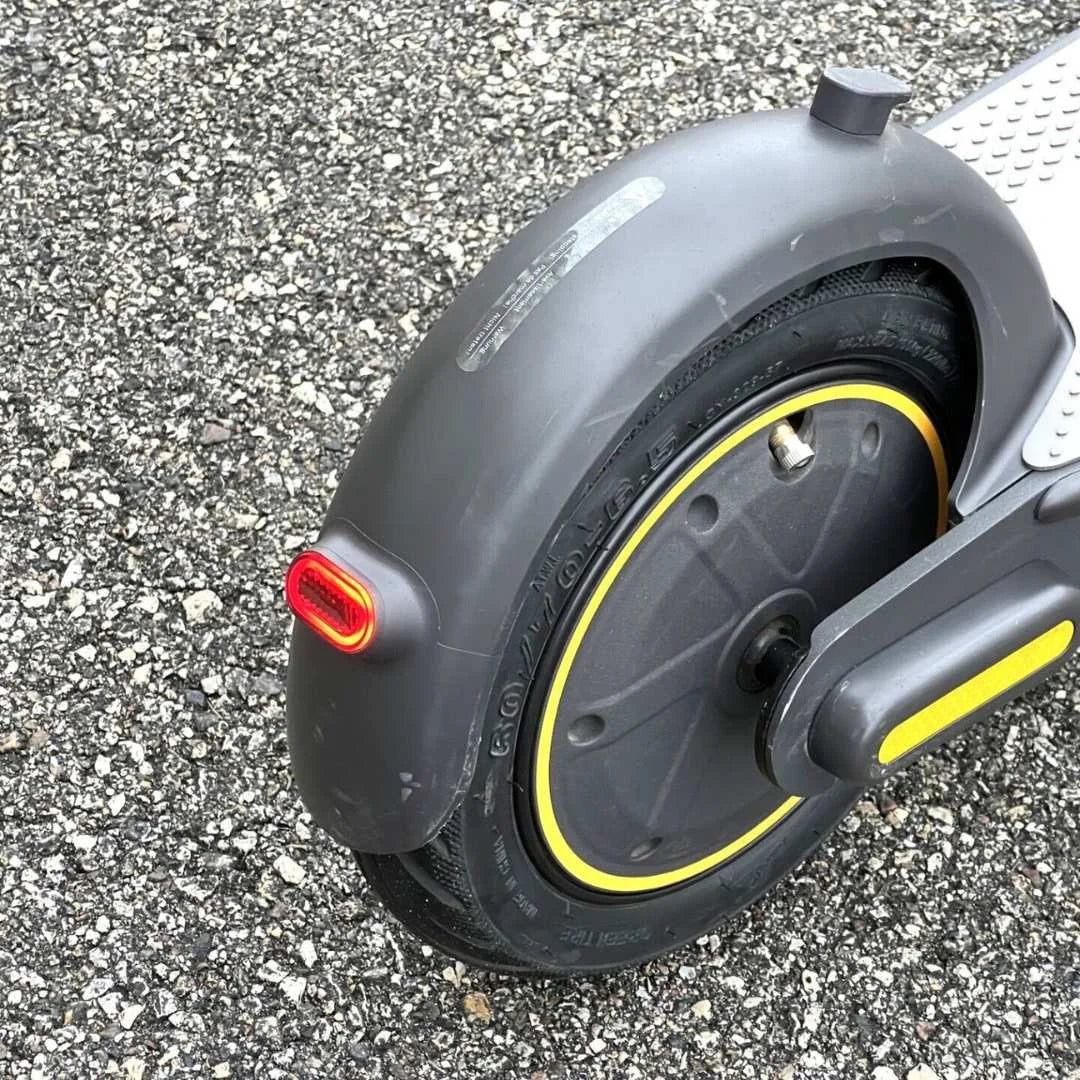 Segway - Max-G30P Electric Kick Scooter Foldable Electric Scooter w/40.4 Max Operating Range & 18.6 mph Max Speed - Black - MAX-G30P - Good Condition - Image 8